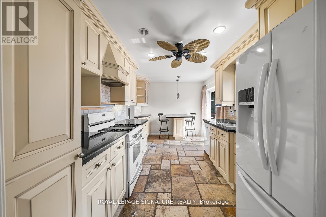 21 Broadlands Boulevard, Toronto, Ontario  M3A 1J1 - Photo 8 - C13222874