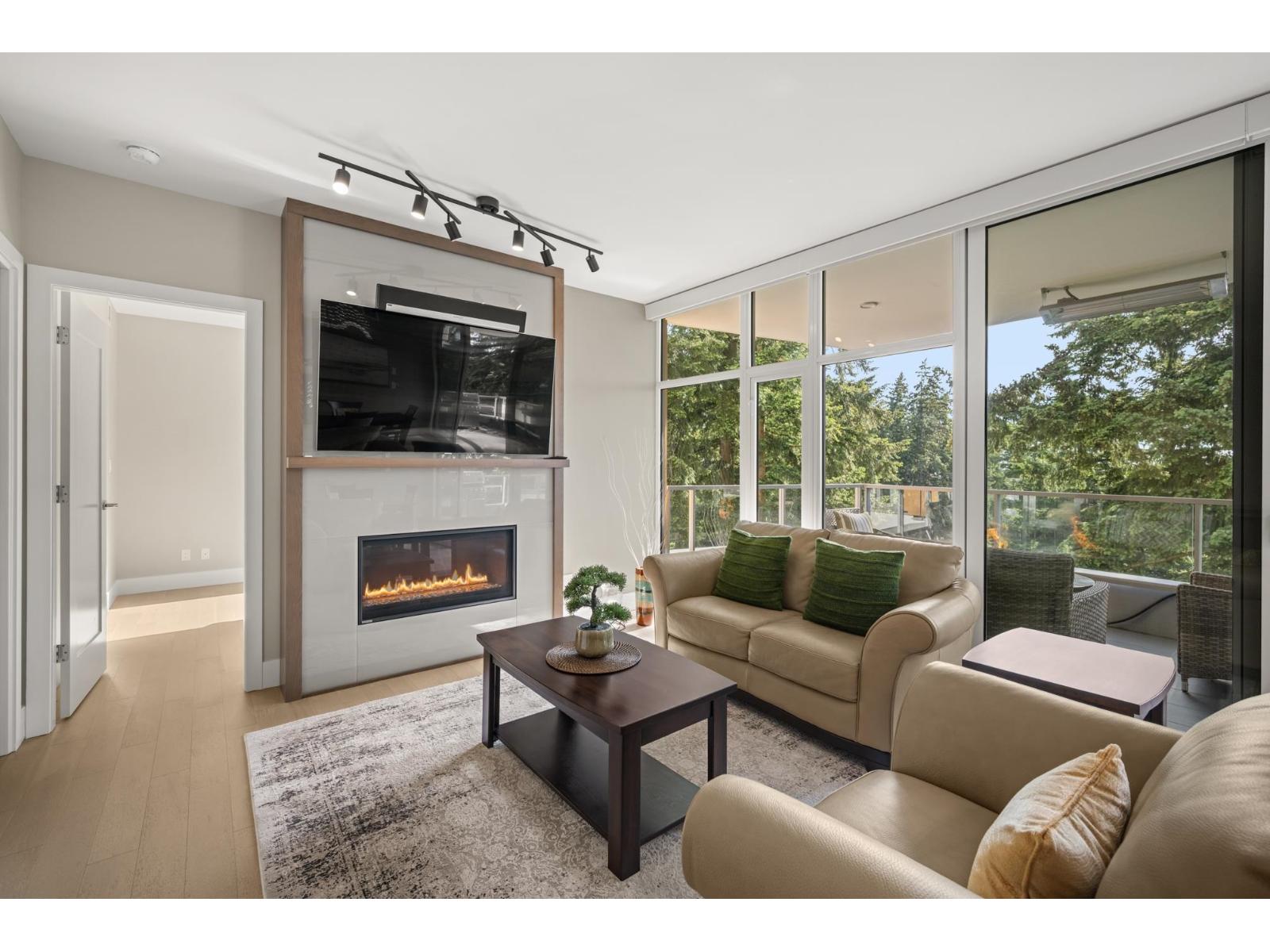 807 1501 Vidal Street, White Rock, British Columbia  V4B 0B5 - Photo 2 - R3129380