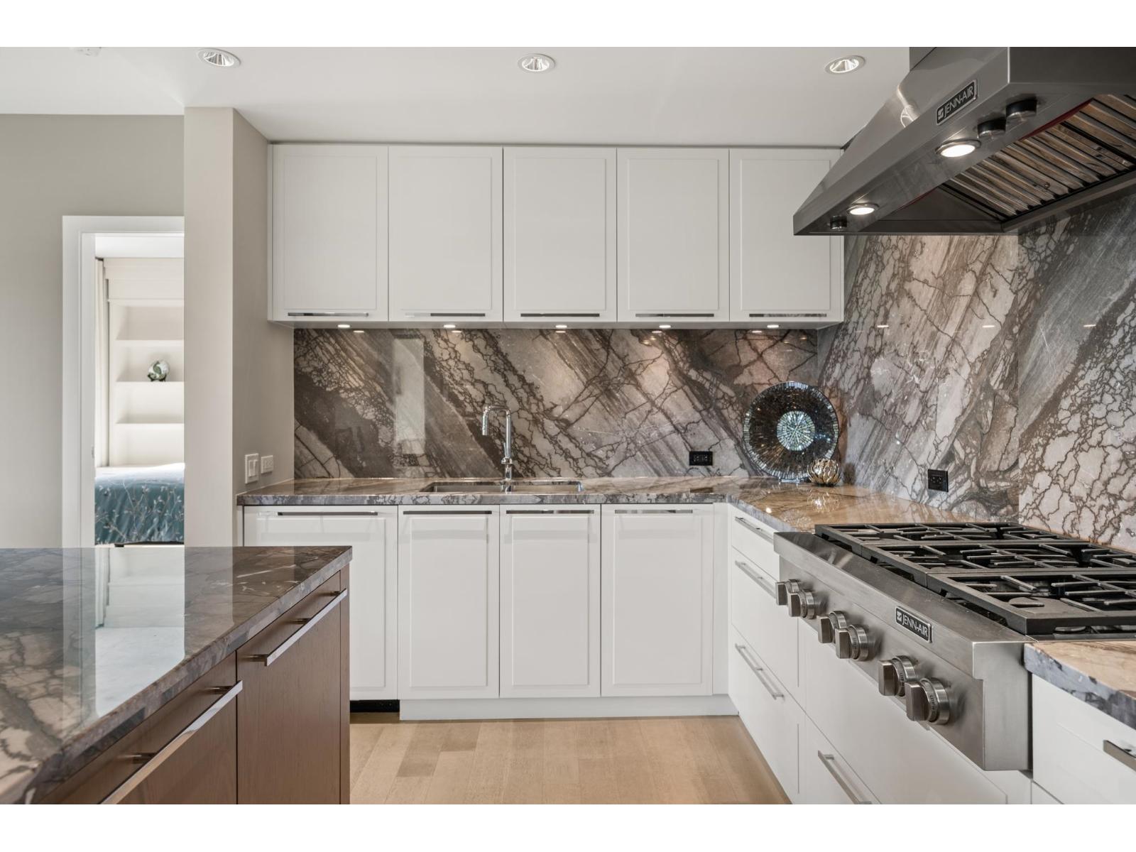 807 1501 Vidal Street, White Rock, British Columbia  V4B 0B5 - Photo 5 - R3129380