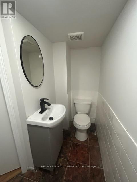 Bsmt - 686 Sammon Avenue, Toronto, Ontario  M4C 2E2 - Photo 14 - E13222512