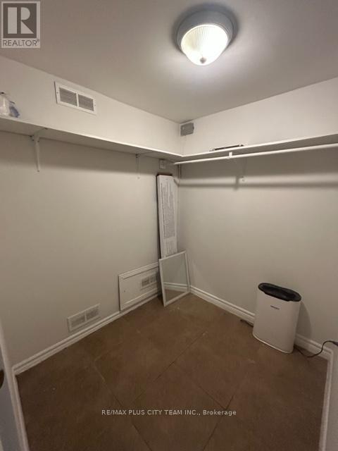 Bsmt - 686 Sammon Avenue, Toronto, Ontario  M4C 2E2 - Photo 15 - E13222512