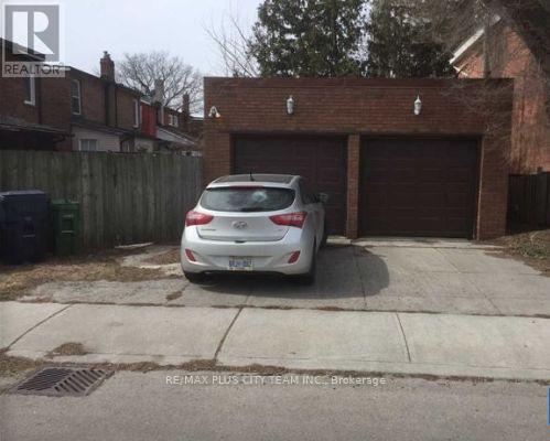 Bsmt - 686 Sammon Avenue, Toronto, Ontario  M4C 2E2 - Photo 18 - E13222512