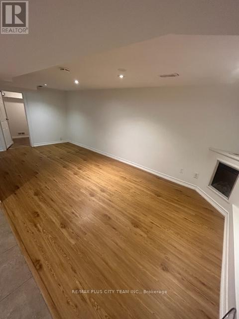 Bsmt - 686 Sammon Avenue, Toronto, Ontario  M4C 2E2 - Photo 3 - E13222512