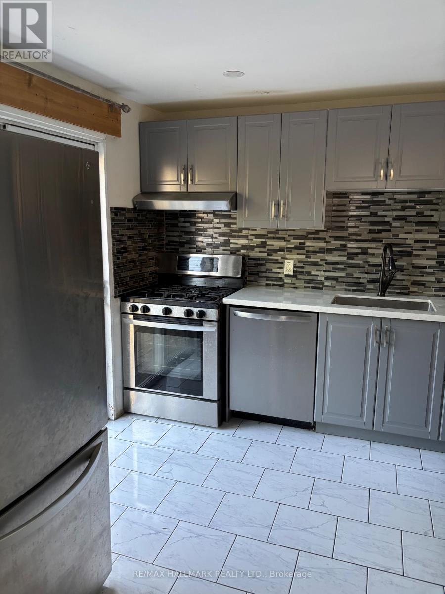 170 Elliott Street, Oshawa, Ontario  L1J 2B1 - Photo 5 - E13222534