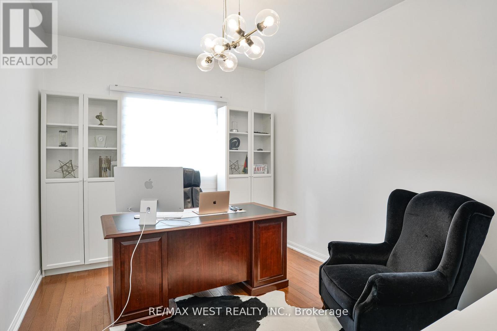 134 Sandringham Drive, Barrie, Ontario  L4M 0C9 - Photo 13 - S12892050