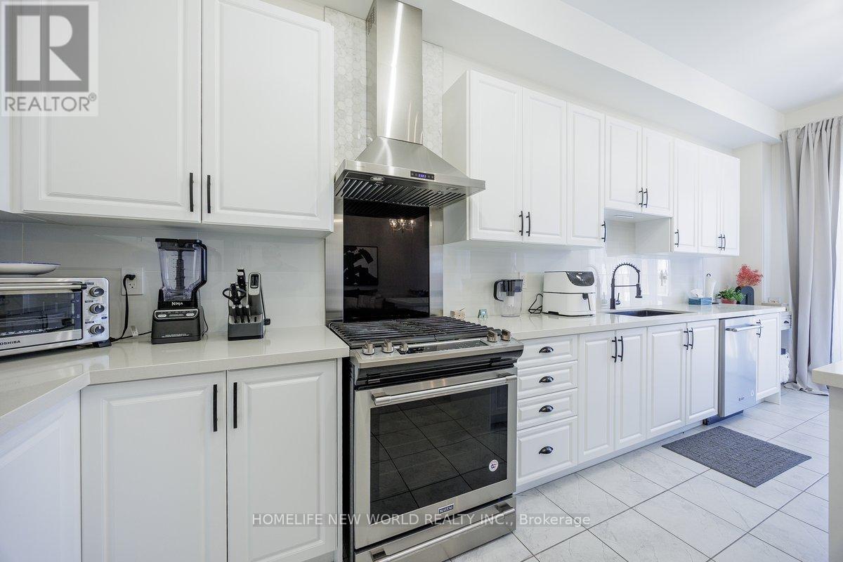 54 Tyndall Drive, Bradford West Gwillimbury (Bradford), Ontario  L3Z 4G7 - Photo 7 - N13222488