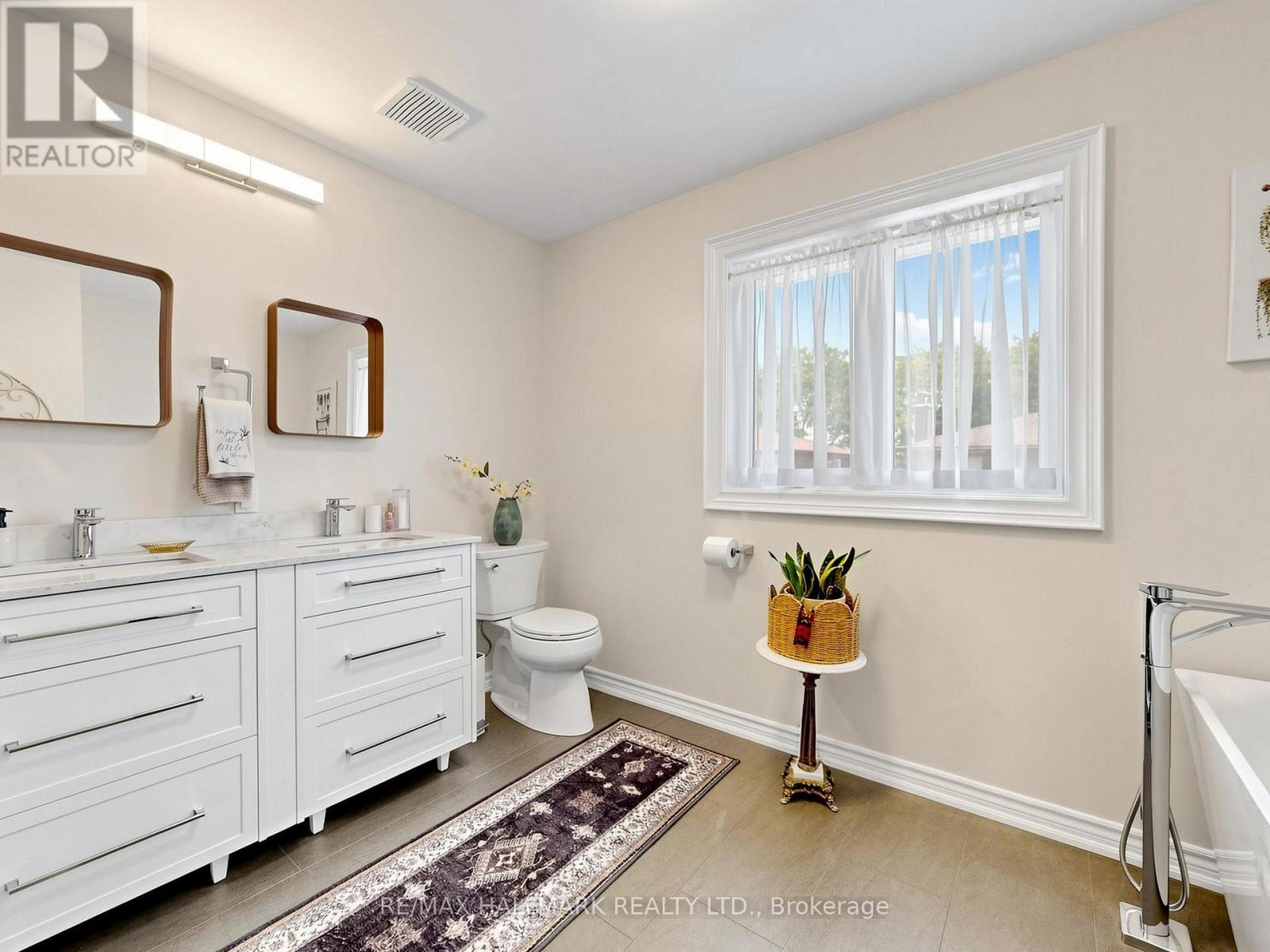 98 Arrowhead Drive, Vaughan, Ontario  L4L 4A5 - Photo 30 - N13222492