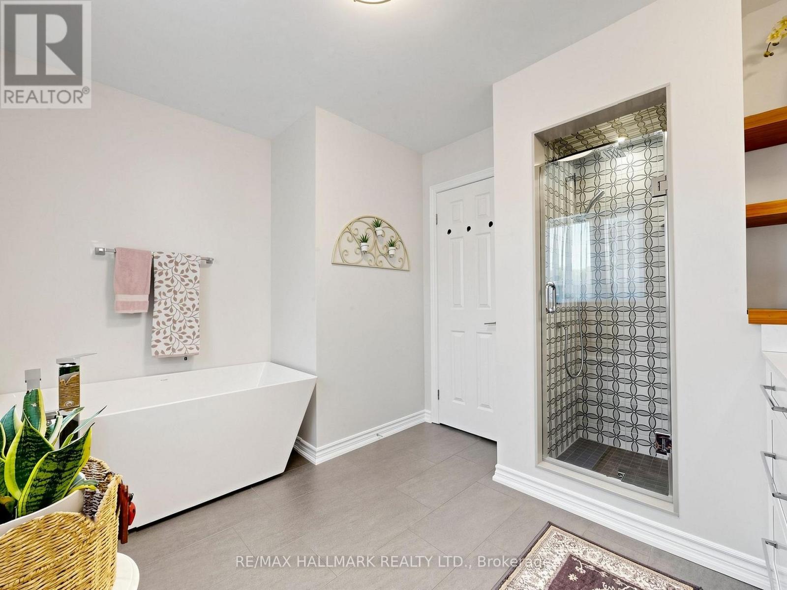 98 Arrowhead Drive, Vaughan, Ontario  L4L 4A5 - Photo 33 - N13222492