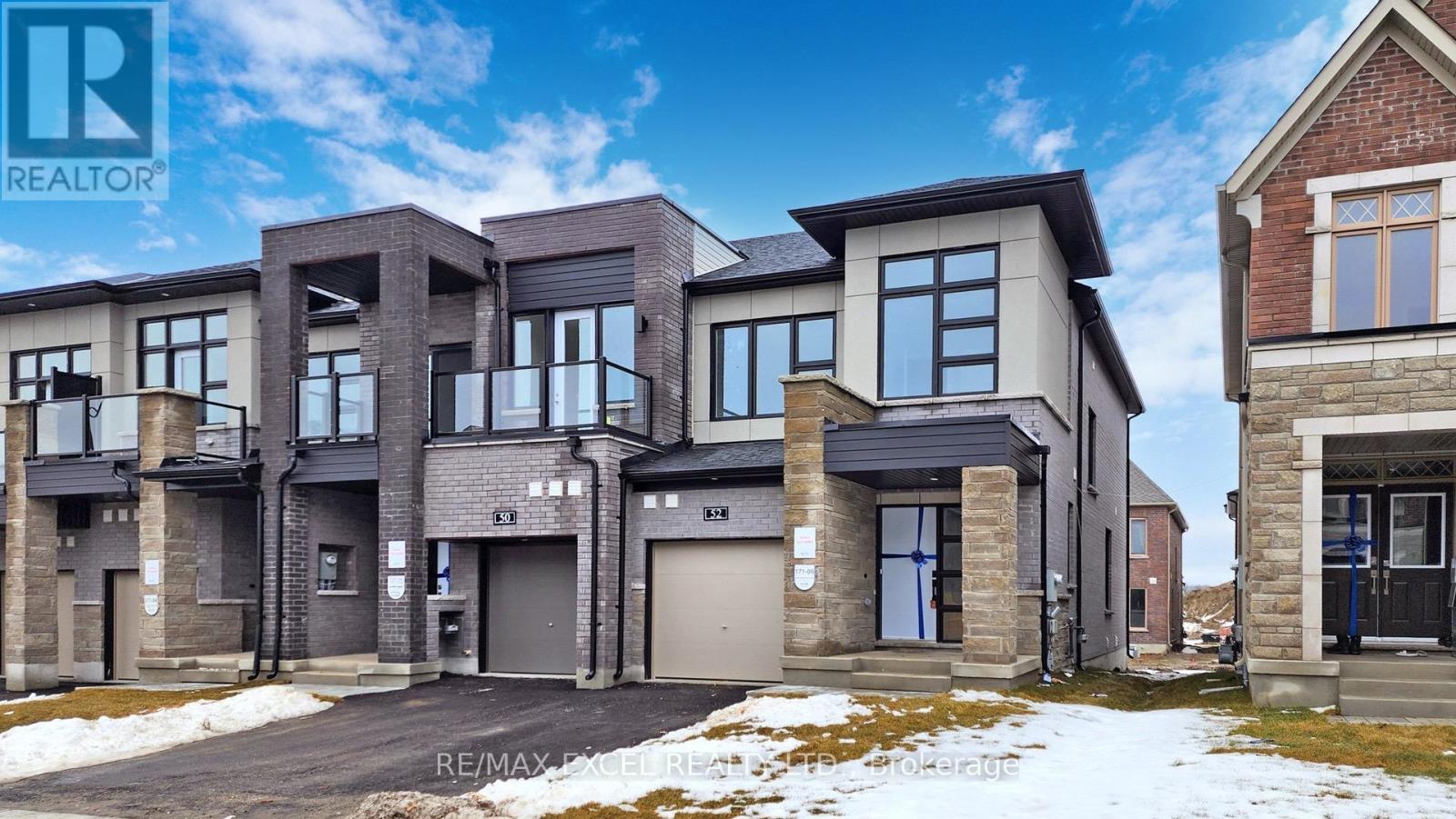 52 Harvey Bunker Crescent, Markham, Ontario  L6C 3K4 - Photo 2 - N13222526