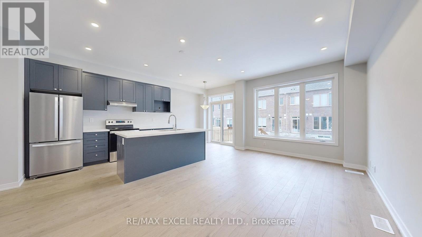 52 Harvey Bunker Crescent, Markham, Ontario  L6C 3K4 - Photo 3 - N13222526