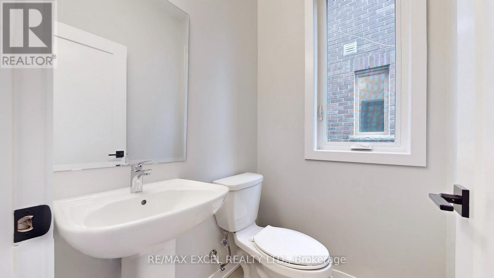52 Harvey Bunker Crescent, Markham, Ontario  L6C 3K4 - Photo 7 - N13222526