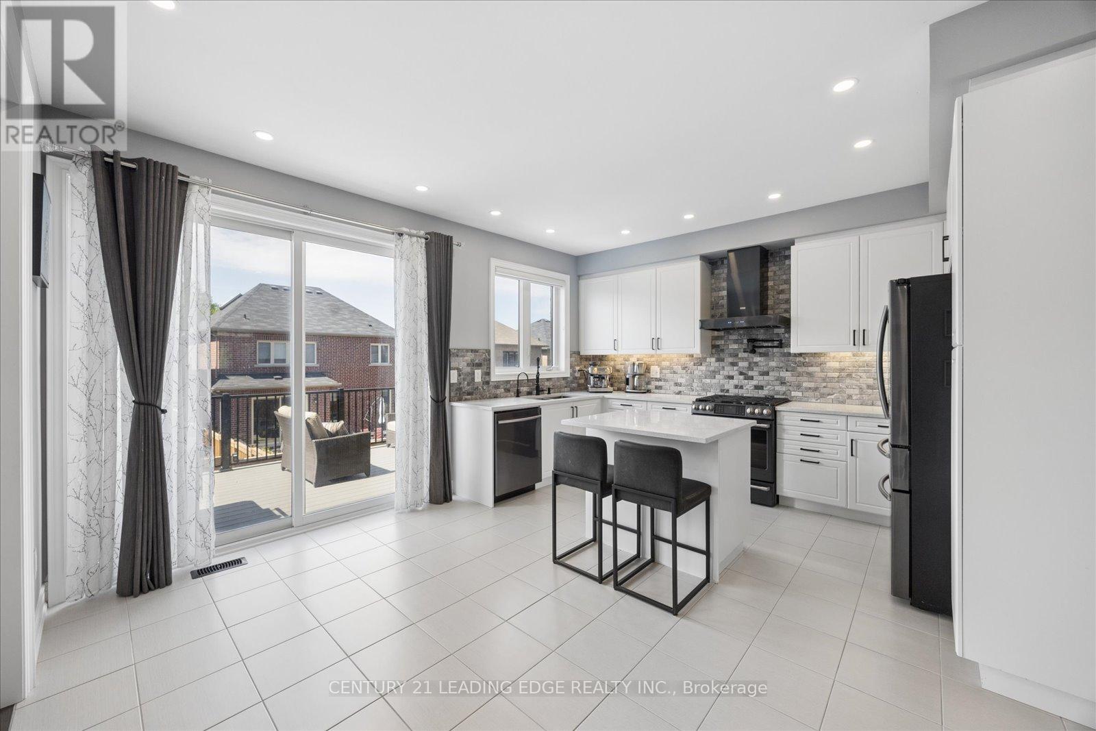 115 Ben Sinclair Avenue, East Gwillimbury, Ontario  L9N 0S3 - Photo 15 - N13222558