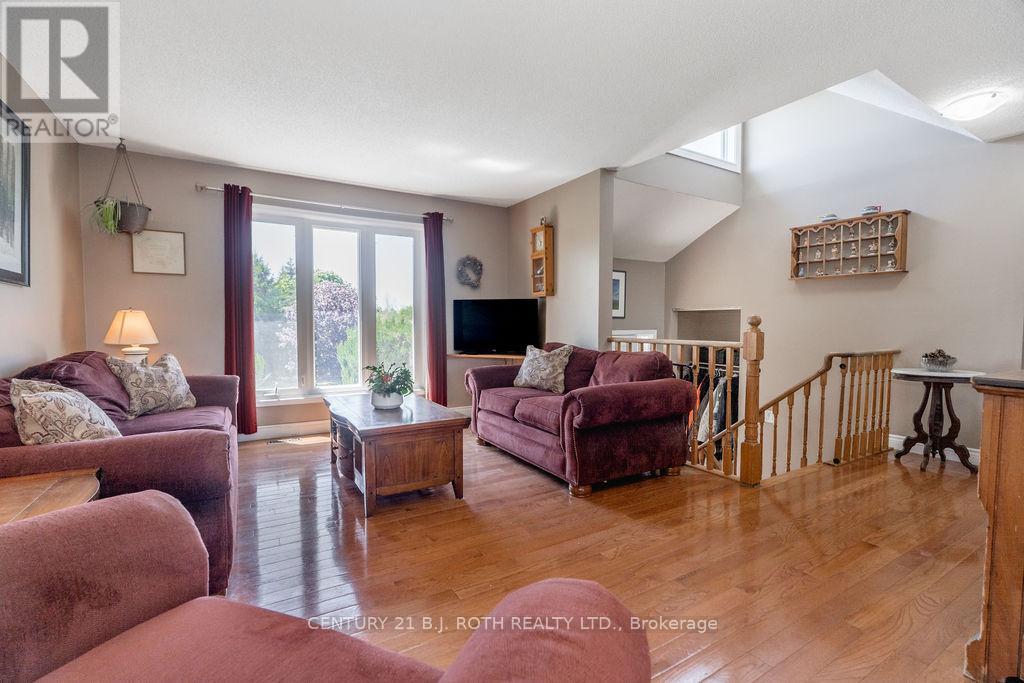 2823 Small Street, Innisfil, Ontario  L9S 1H2 - Photo 10 - N13222616
