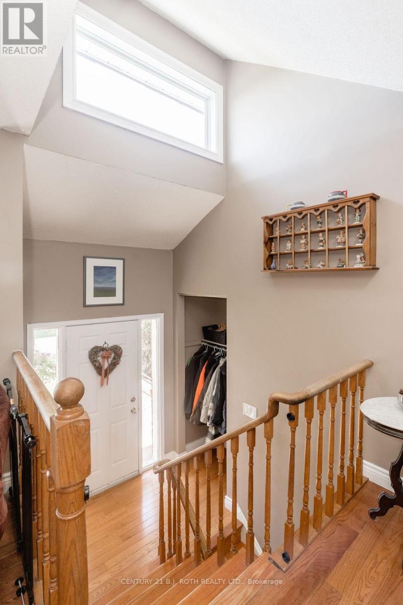 2823 Small Street, Innisfil, Ontario  L9S 1H2 - Photo 4 - N13222616