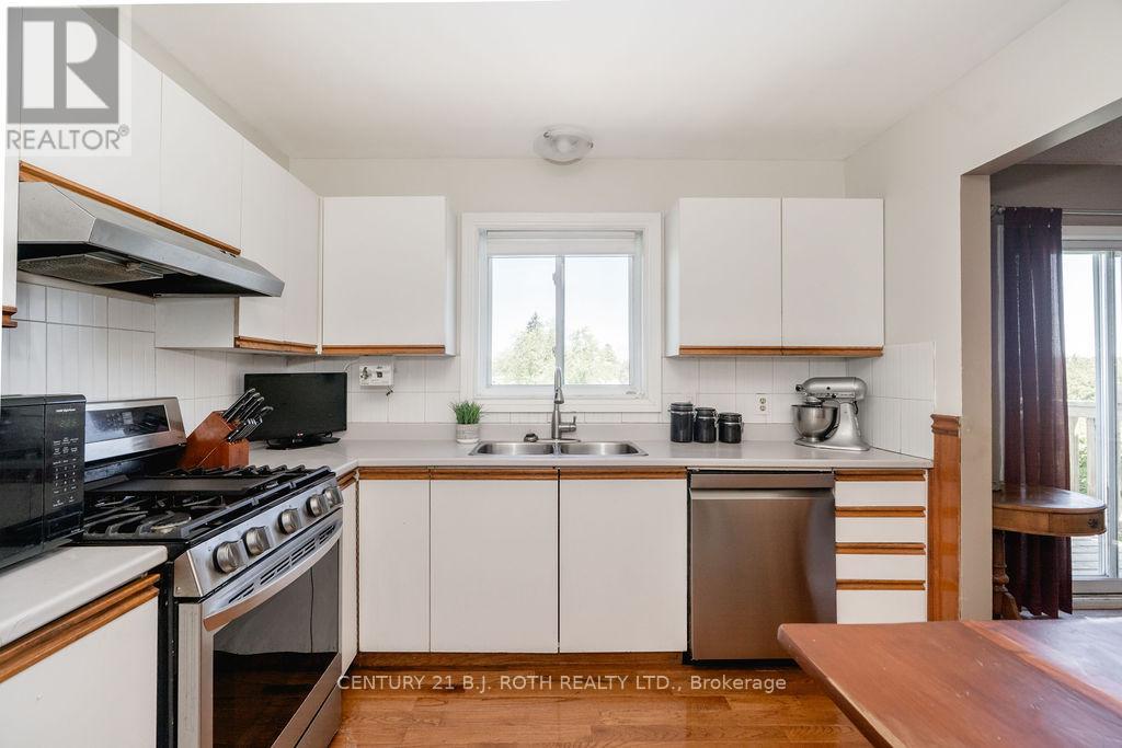 2823 Small Street, Innisfil, Ontario  L9S 1H2 - Photo 5 - N13222616