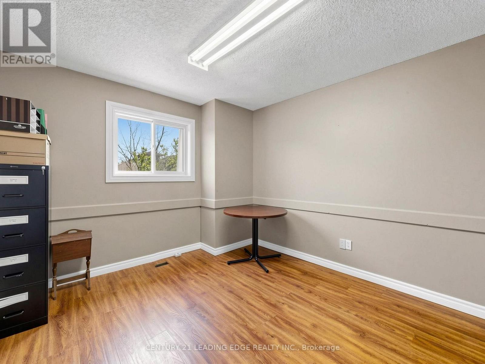 21 Metro Road S, Georgina, Ontario  L4P 1V7 - Photo 24 - N13222780
