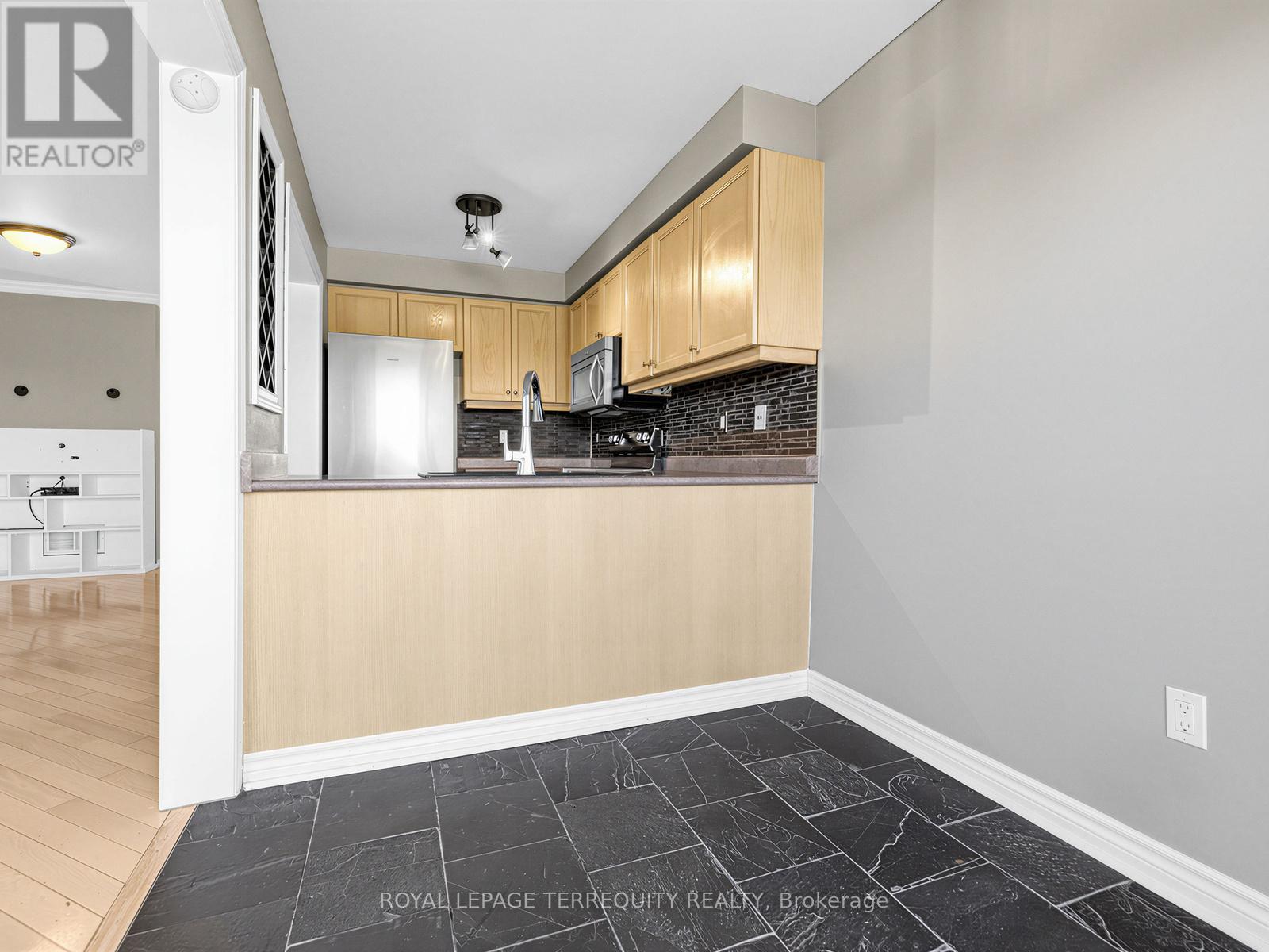 284 Pinnacle Trail, Aurora, Ontario  L4G 7G2 - Photo 13 - N13222854