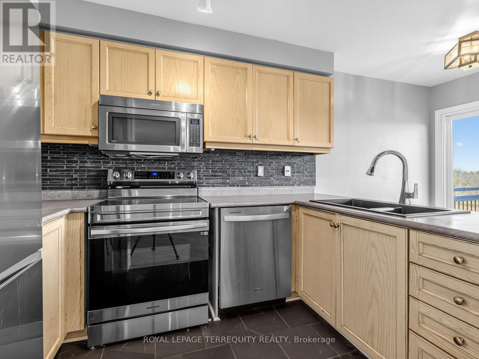284 Pinnacle Trail, Aurora, Ontario  L4G 7G2 - Photo 16 - N13222854