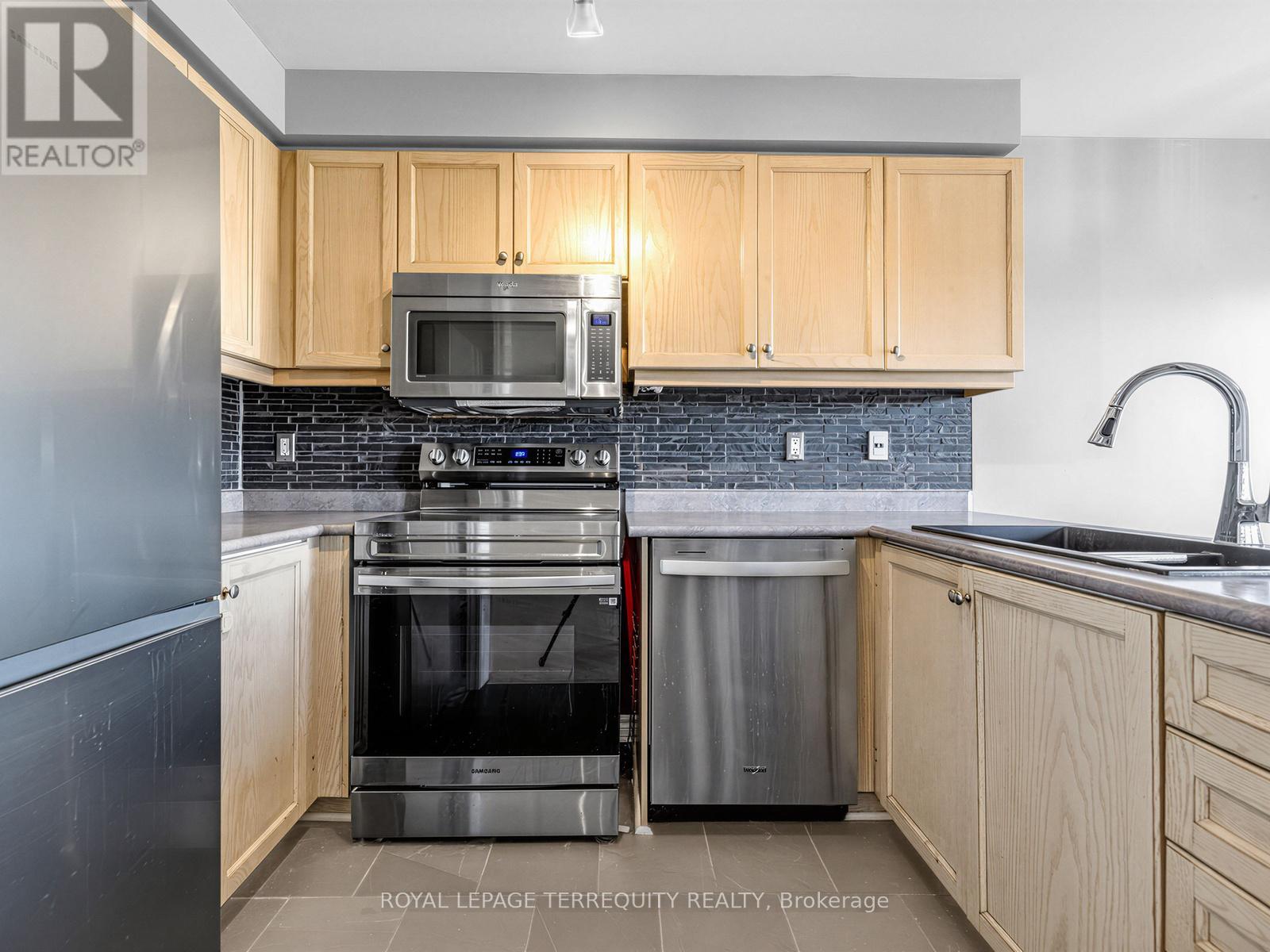284 Pinnacle Trail, Aurora, Ontario  L4G 7G2 - Photo 24 - N13222854