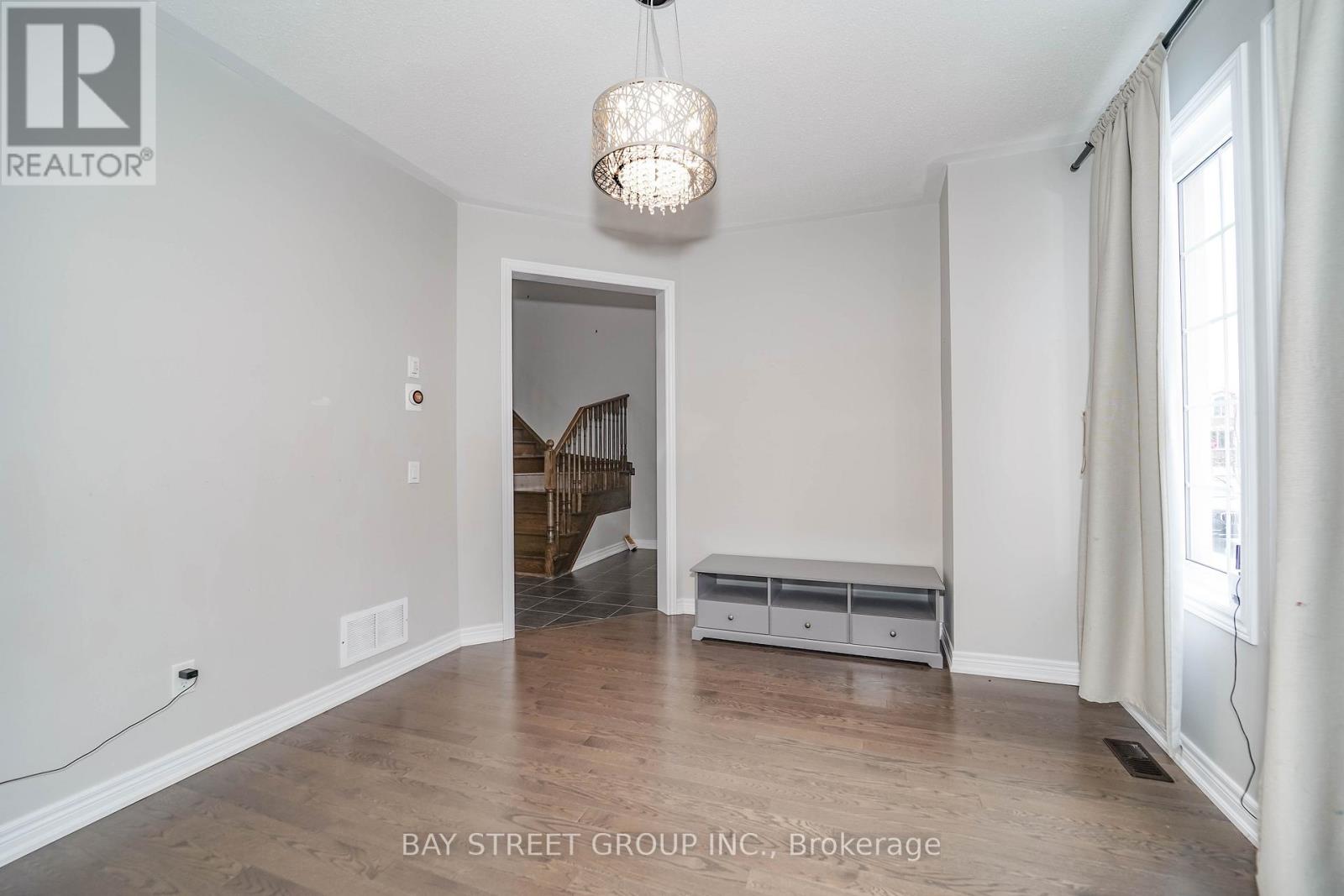 7 Gordon Landon Drive, Markham, Ontario  L6B 0X9 - Photo 11 - N13222880