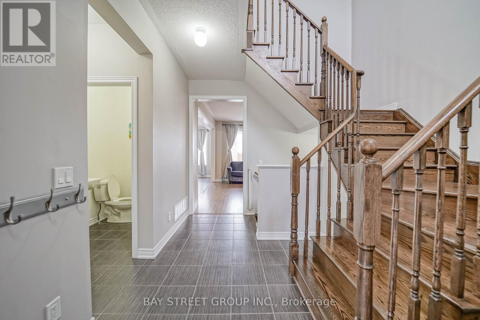 7 Gordon Landon Drive, Markham, Ontario  L6B 0X9 - Photo 3 - N13222880