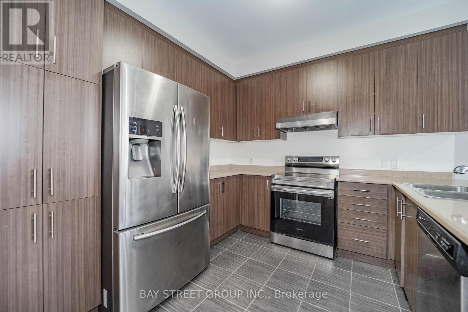 7 Gordon Landon Drive, Markham, Ontario  L6B 0X9 - Photo 5 - N13222880
