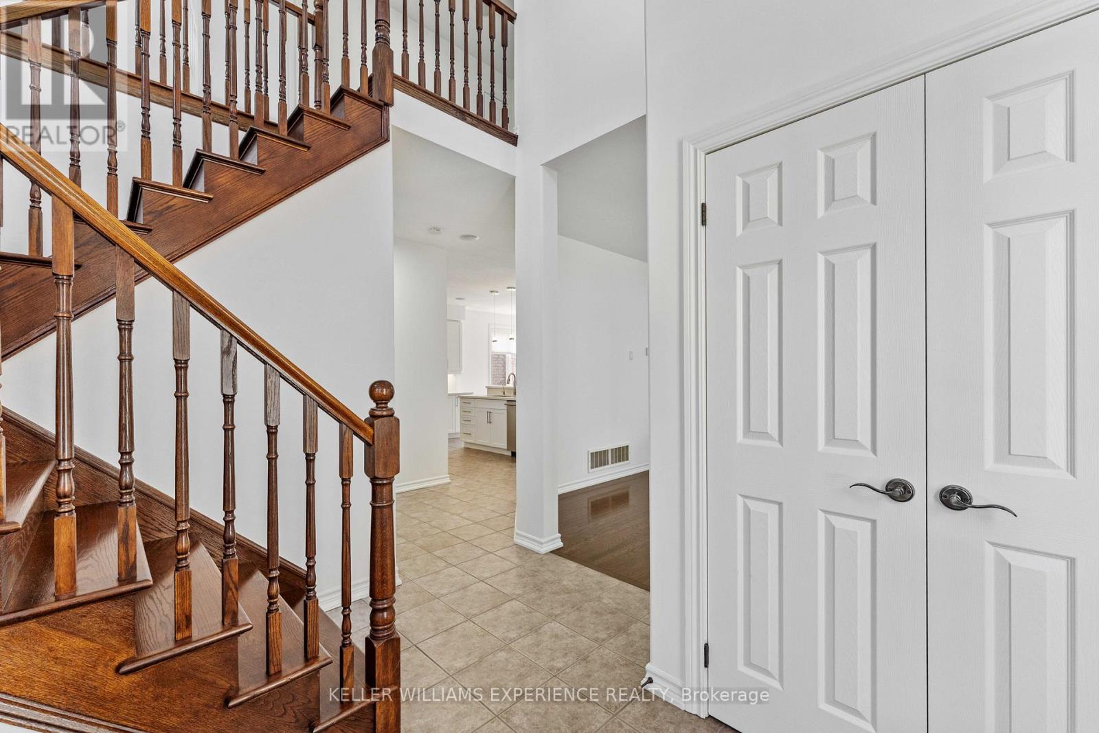 169 Birkhall Place, Barrie (Innis-Shore), Ontario  L4N 0K9 - Photo 7 - S13222664