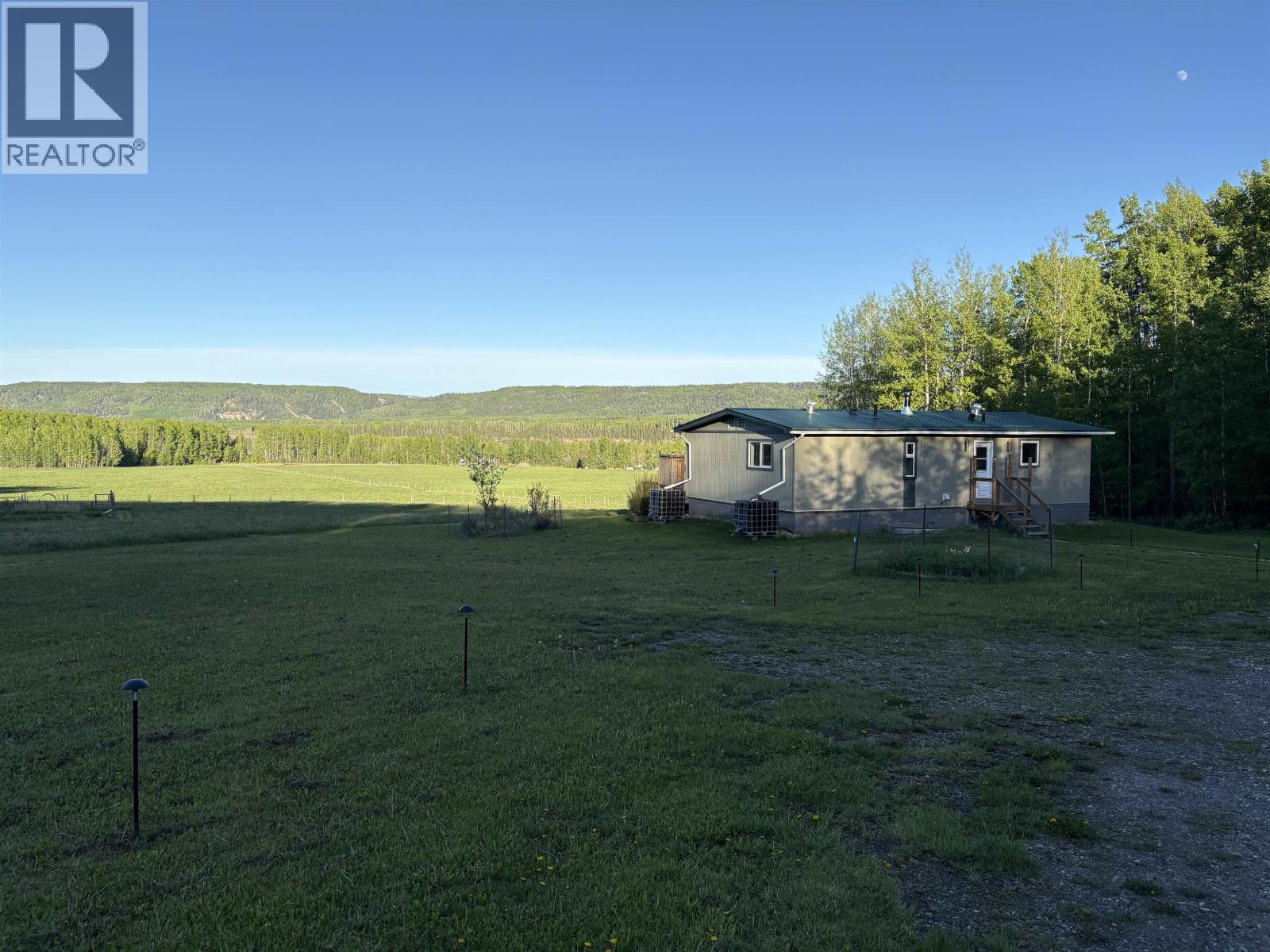 20154 Beattie Drive, Hudsons Hope, British Columbia  V0C 1V0 - Photo 4 - R3129253