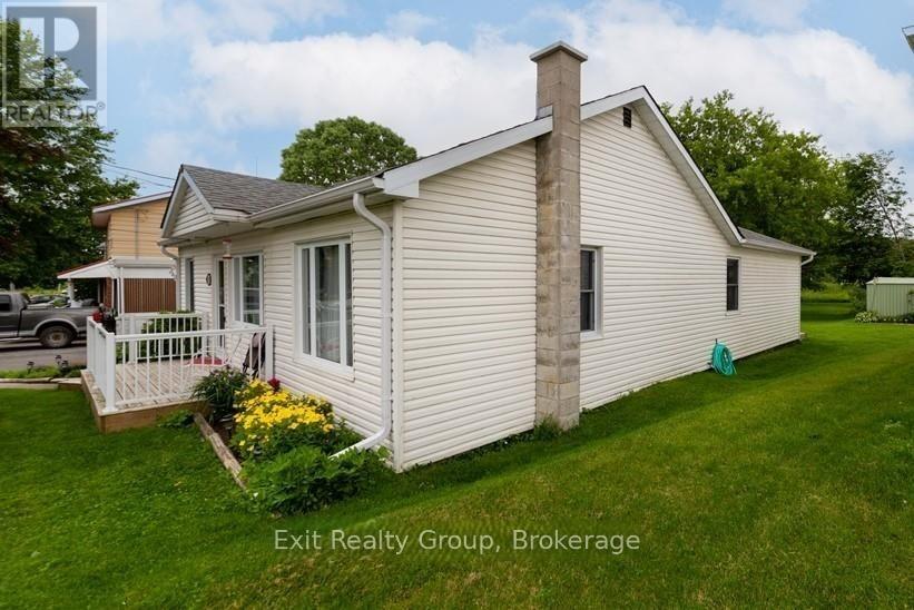 19 Belleville Street, Quinte West, Ontario  K0K 2C0 - Photo 6 - X13223016
