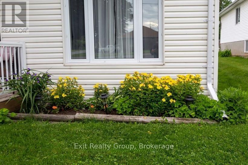 19 Belleville Street, Quinte West, Ontario  K0K 2C0 - Photo 7 - X13223016