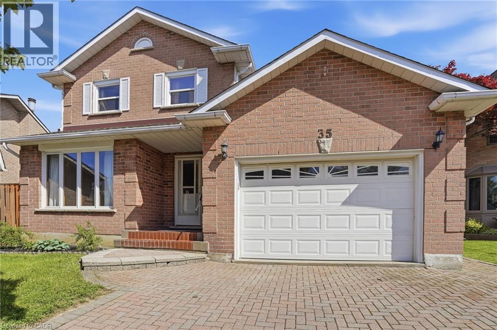 35 AMBLECOTE Place, Hamilton, Ontario