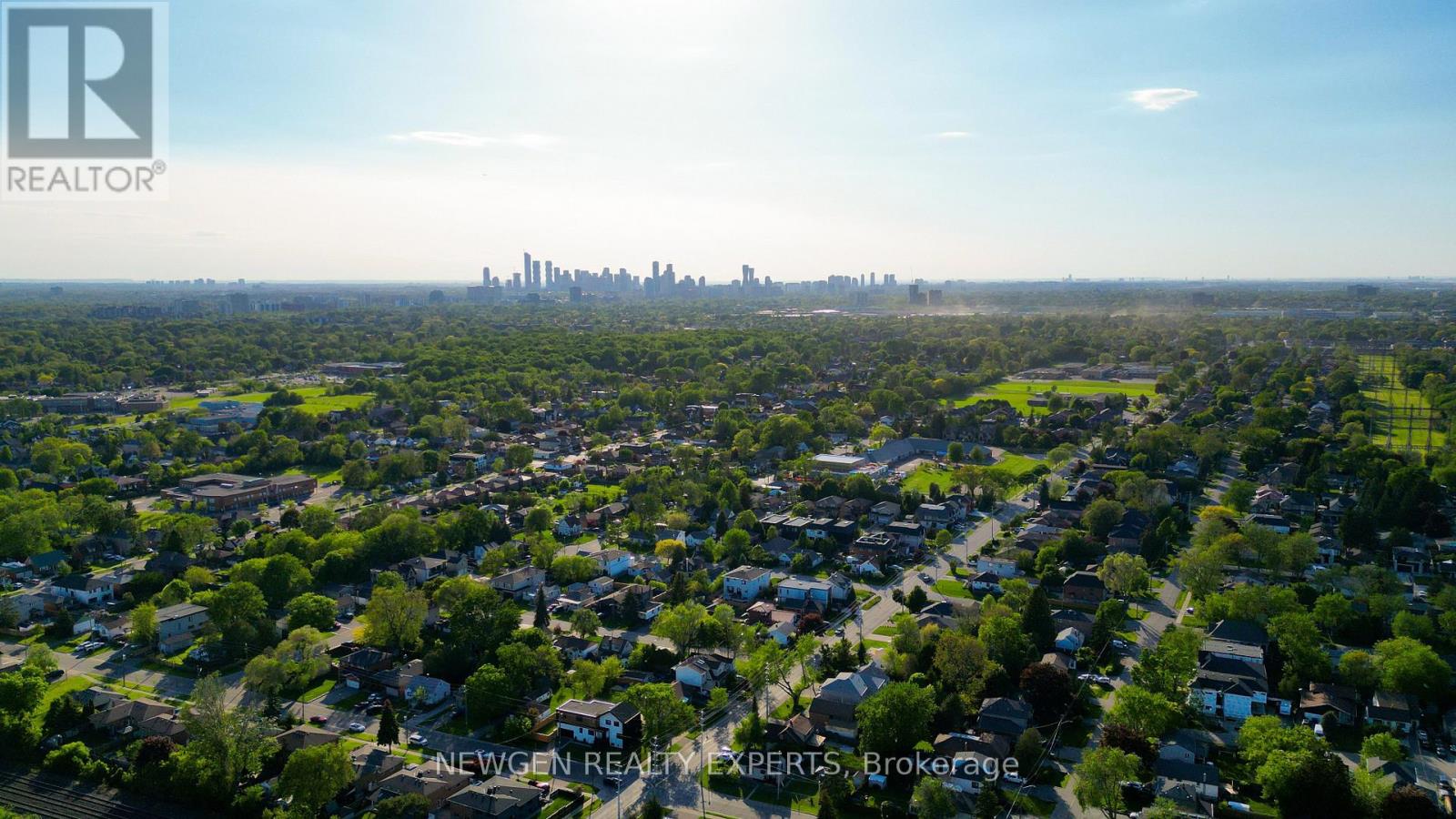 1070 Pelham Avenue, Mississauga, Ontario  L5E 1L2 - Photo 9 - W13222660