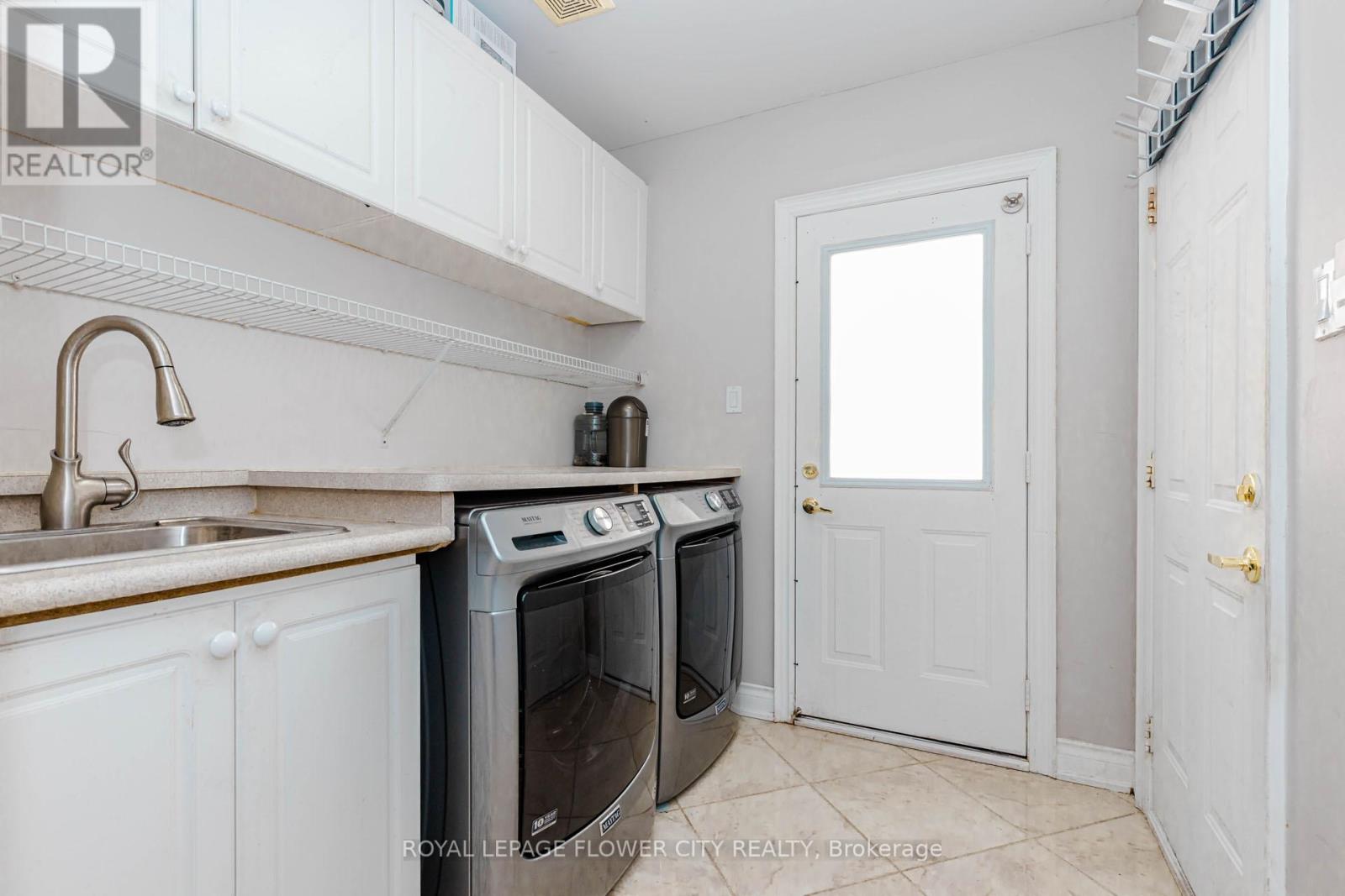 1058 Agram Drive, Oakville, Ontario  L6H 7L6 - Photo 24 - W13222710