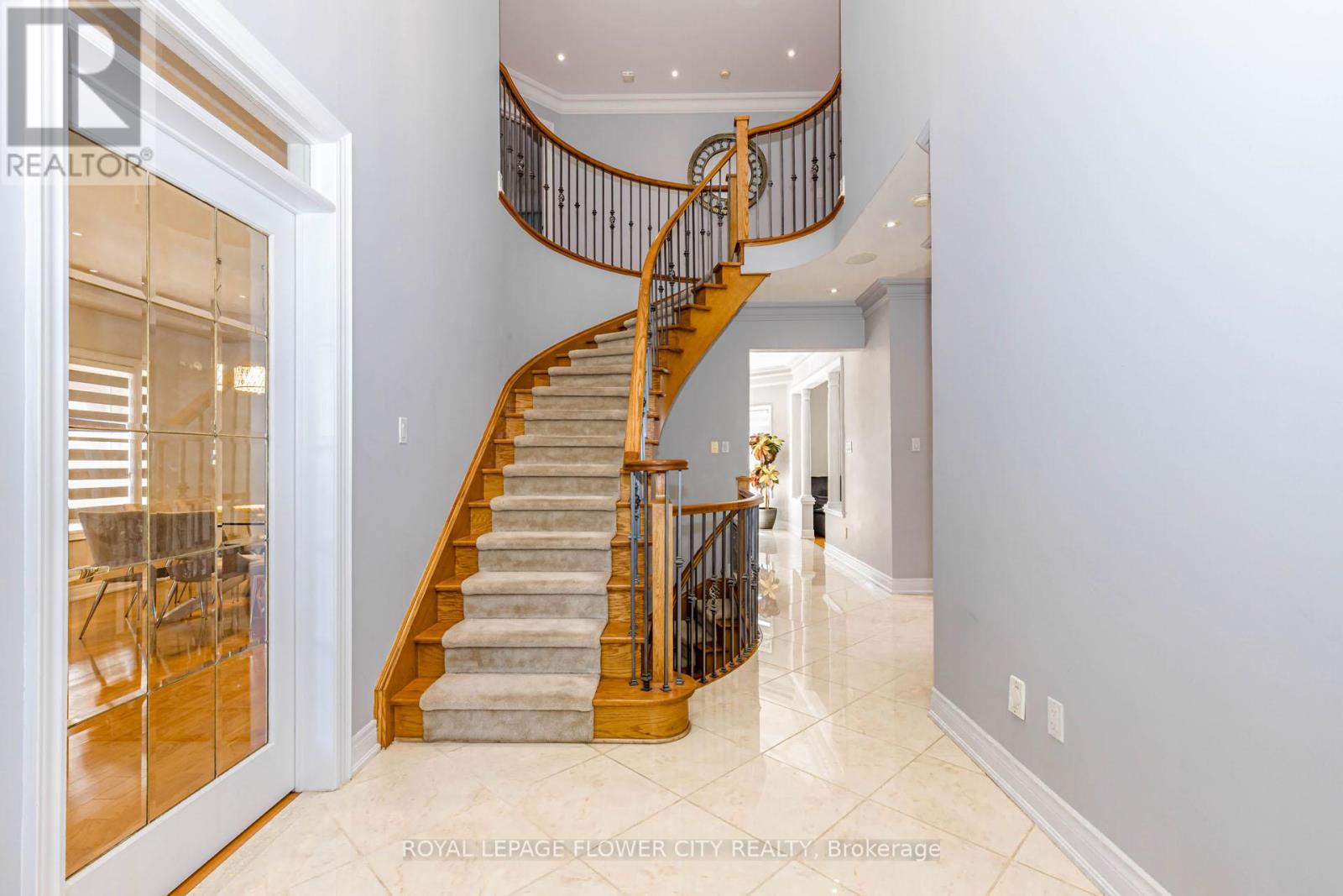 1058 Agram Drive, Oakville, Ontario  L6H 7L6 - Photo 6 - W13222710