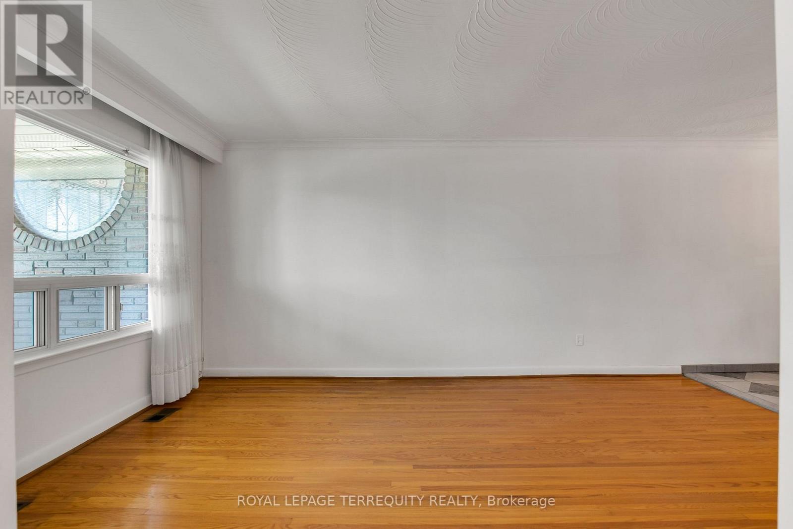 57 Calico Drive, Toronto, Ontario  M3L 1V7 - Photo 11 - W13222764