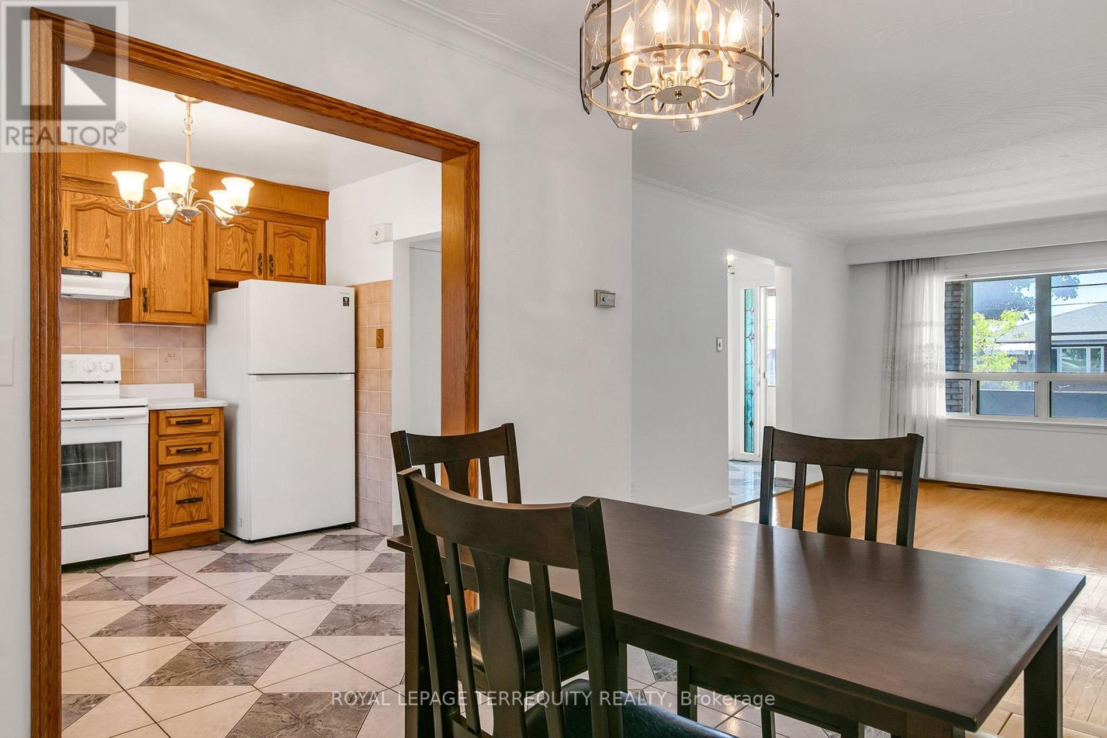 57 Calico Drive, Toronto, Ontario  M3L 1V7 - Photo 18 - W13222764