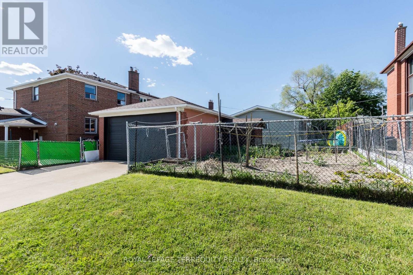57 Calico Drive, Toronto, Ontario  M3L 1V7 - Photo 48 - W13222764