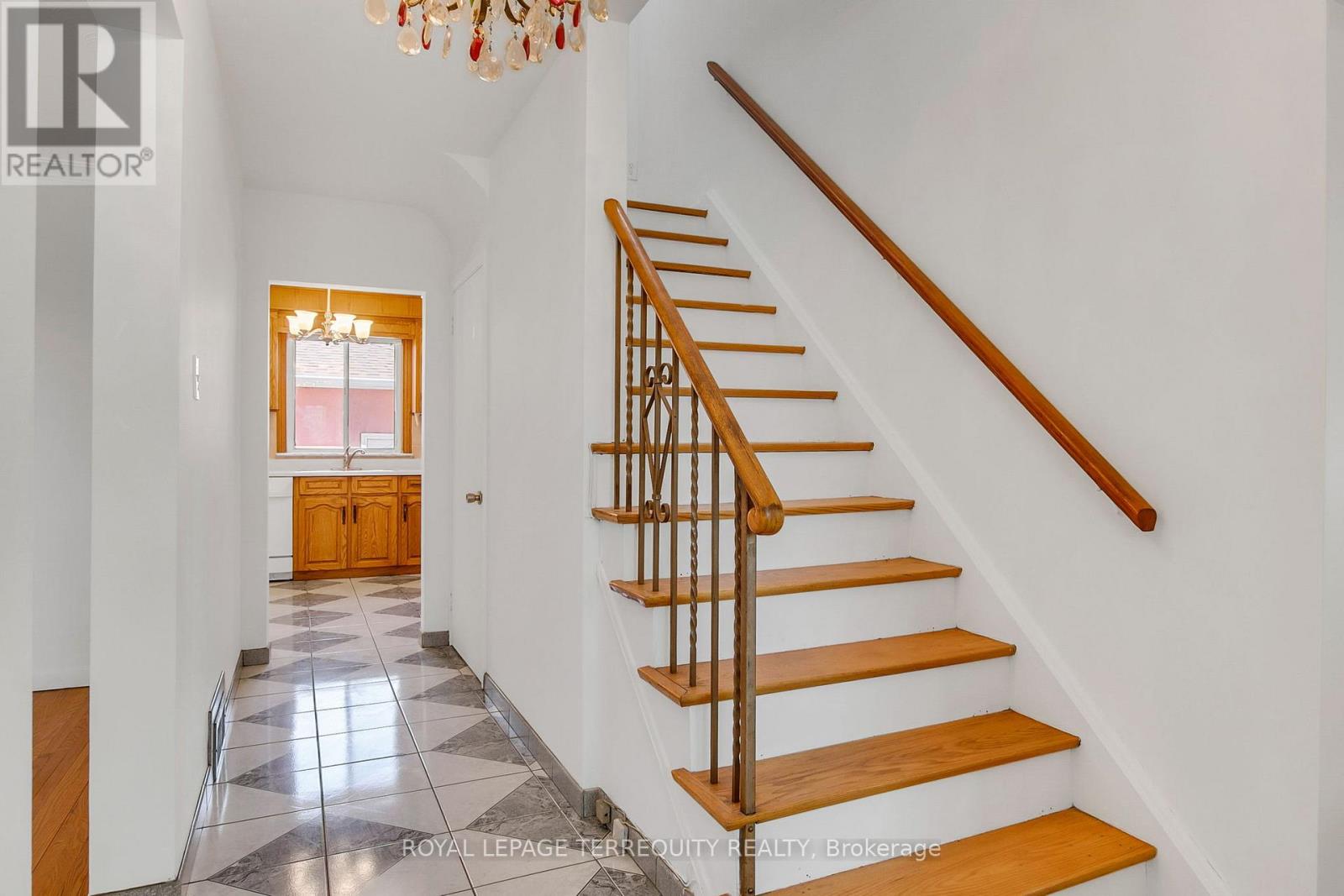 57 Calico Drive, Toronto, Ontario  M3L 1V7 - Photo 7 - W13222764