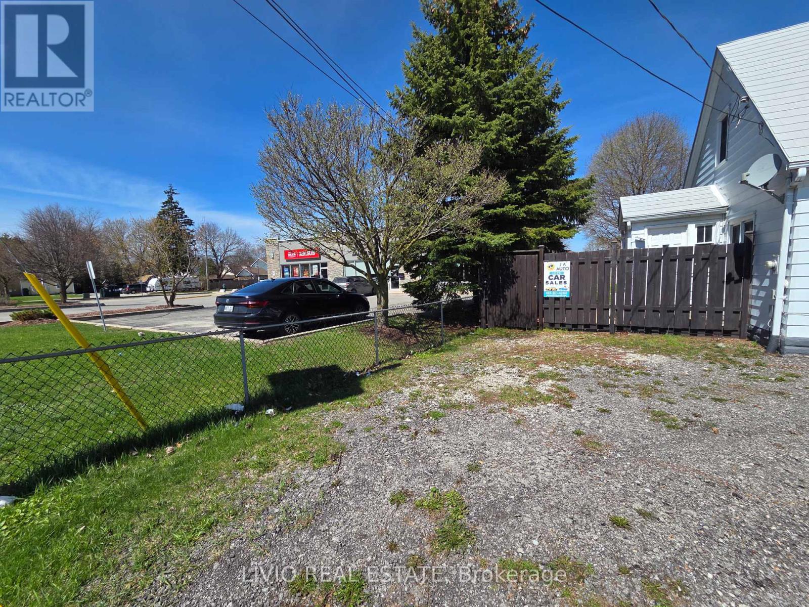 Unit# 2 - 323 Queen Street, Halton Hills, Ontario  L7J 1R1 - Photo 2 - W13222768