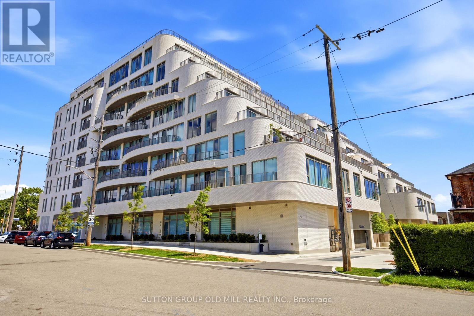 329 - 689 The Queensway, Toronto, Ontario  M8Y 1L1 - Photo 1 - W13222788