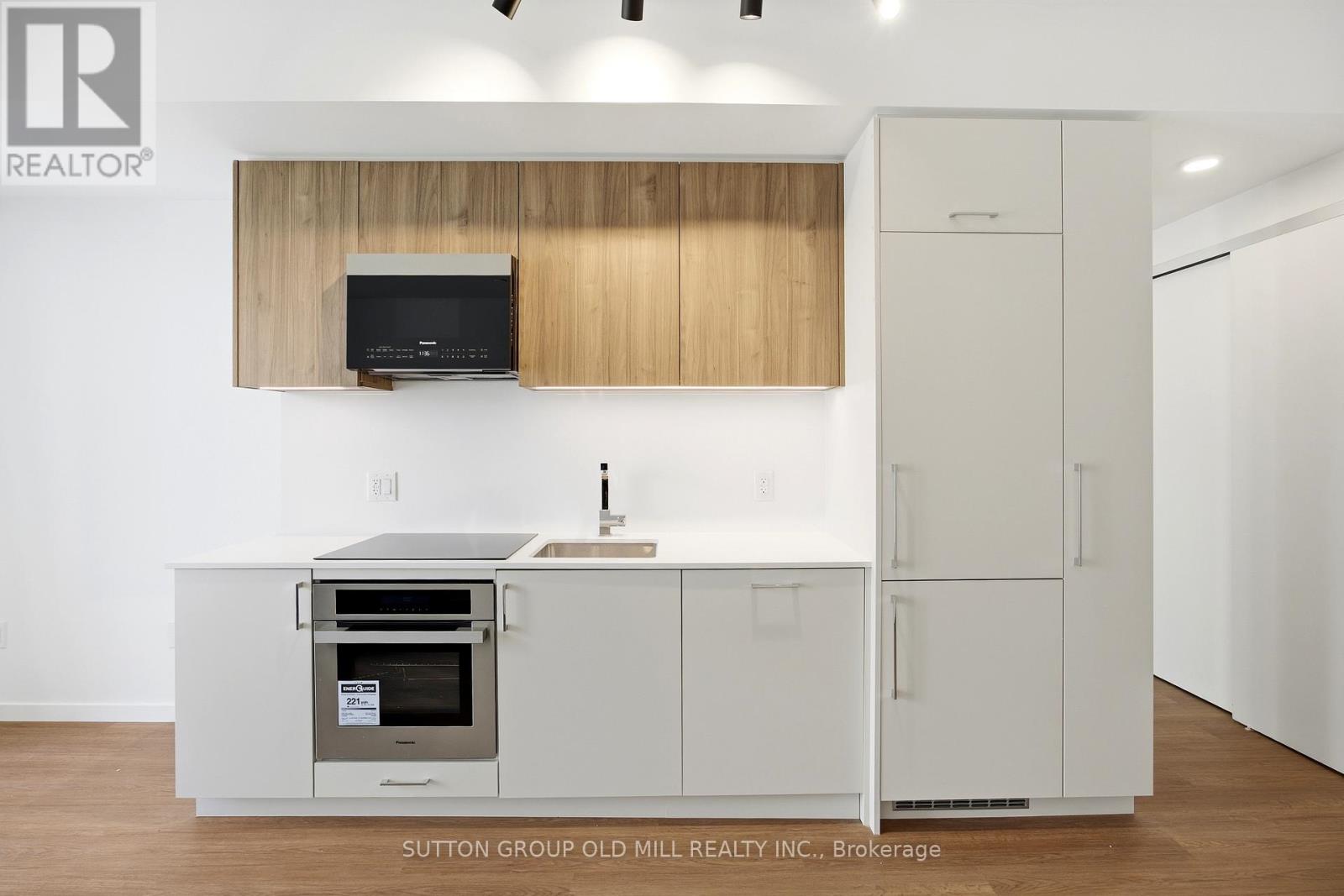 329 - 689 The Queensway, Toronto, Ontario  M8Y 1L1 - Photo 11 - W13222788