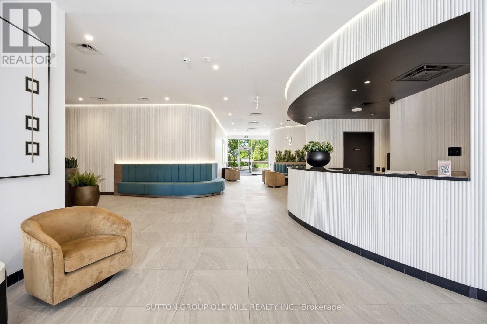 329 - 689 The Queensway, Toronto, Ontario  M8Y 1L1 - Photo 2 - W13222788