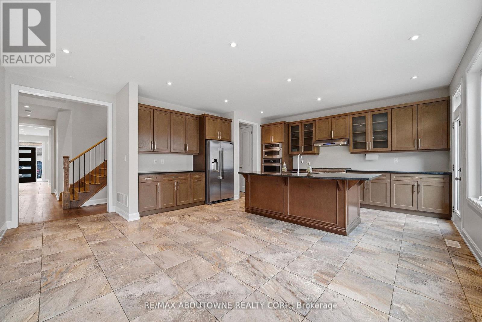 224 Cherryhurst Road, Oakville, Ontario  L6M 0Z7 - Photo 13 - W13222806
