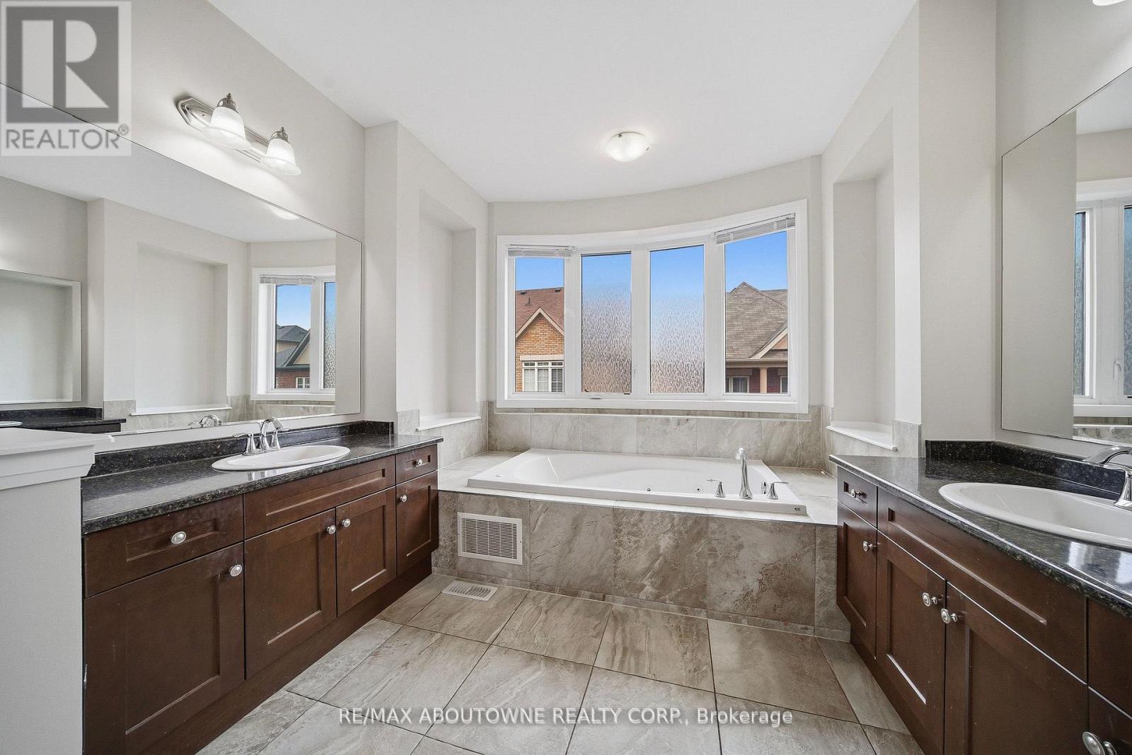 224 Cherryhurst Road, Oakville, Ontario  L6M 0Z7 - Photo 28 - W13222806