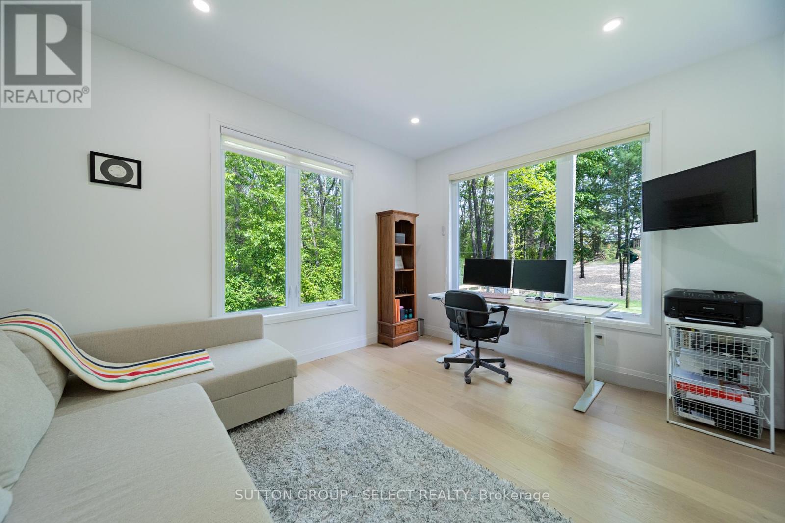 10111 Pinery Bluffs Road, Lambton Shores, Ontario  N0M 1T0 - Photo 37 - X13222982