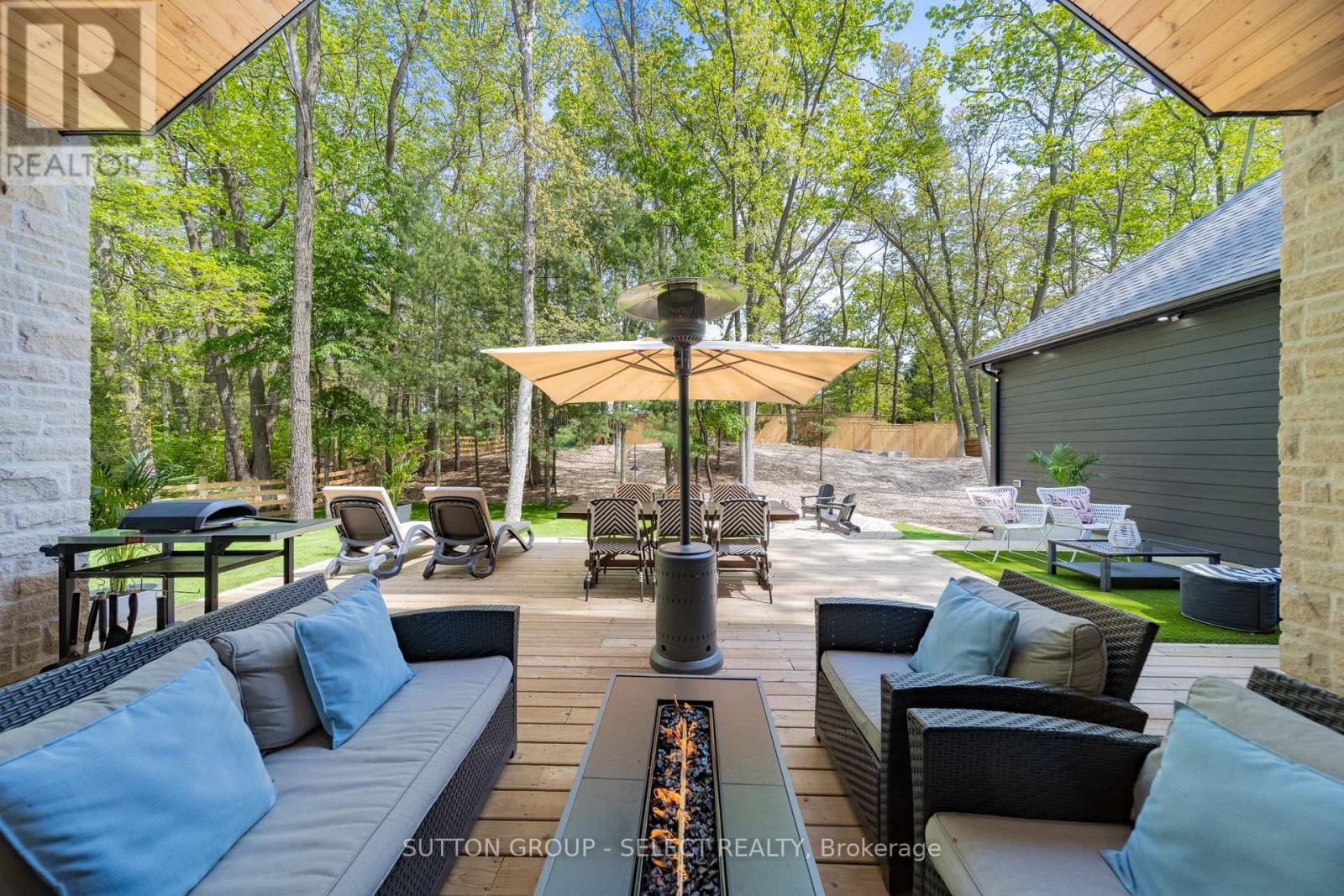 10111 Pinery Bluffs Road, Lambton Shores, Ontario  N0M 1T0 - Photo 42 - X13222982