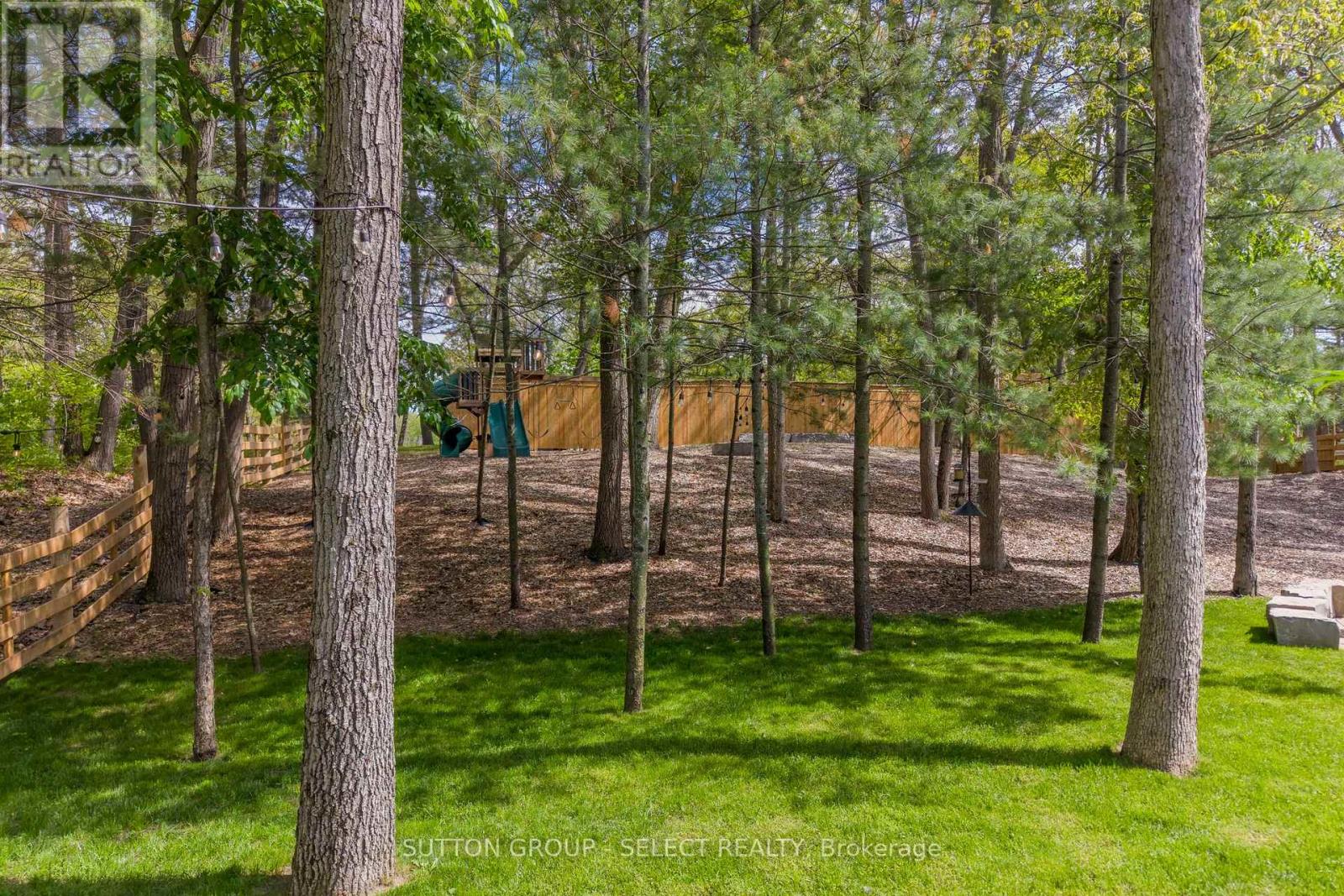 10111 Pinery Bluffs Road, Lambton Shores, Ontario  N0M 1T0 - Photo 44 - X13222982