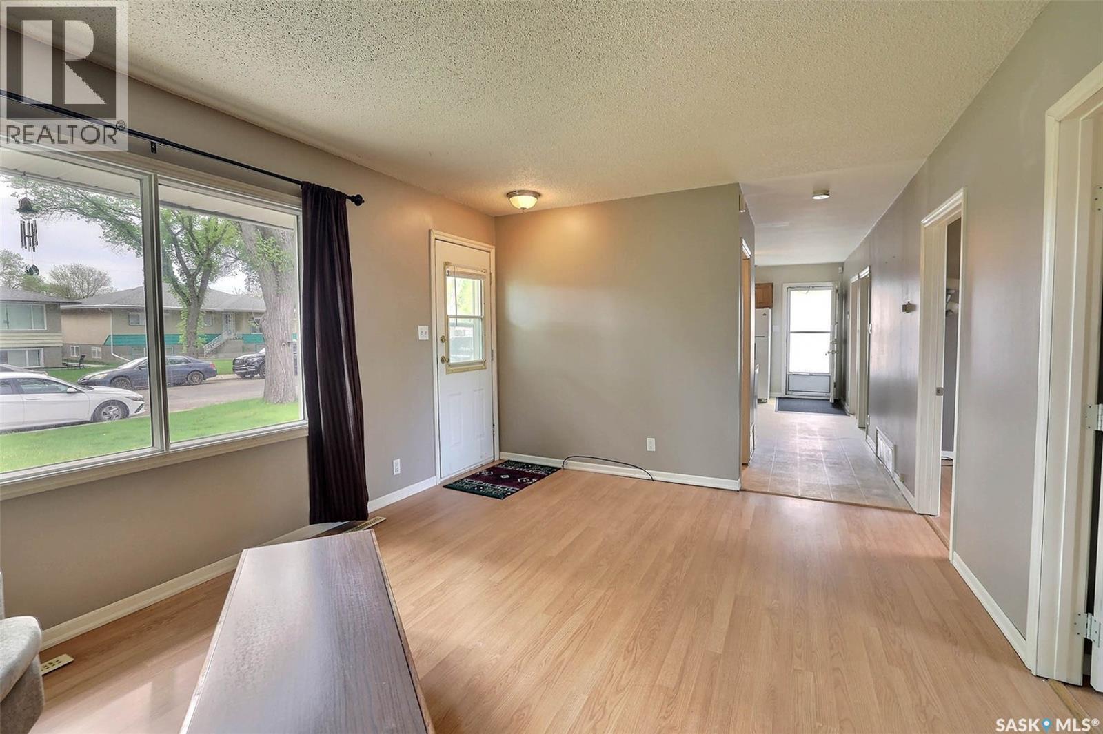 1834 Bond Street, Regina, Saskatchewan S4N 1X9 - Photo 8 - SK037781