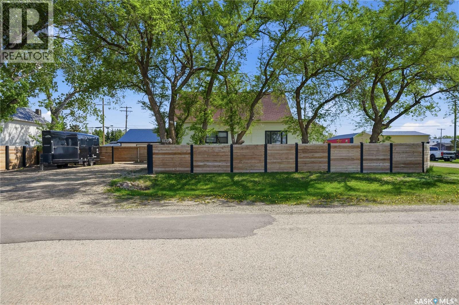 780 Railway Avenue, Elbow, Saskatchewan S0H 1J0 - Photo 2 - SK037702