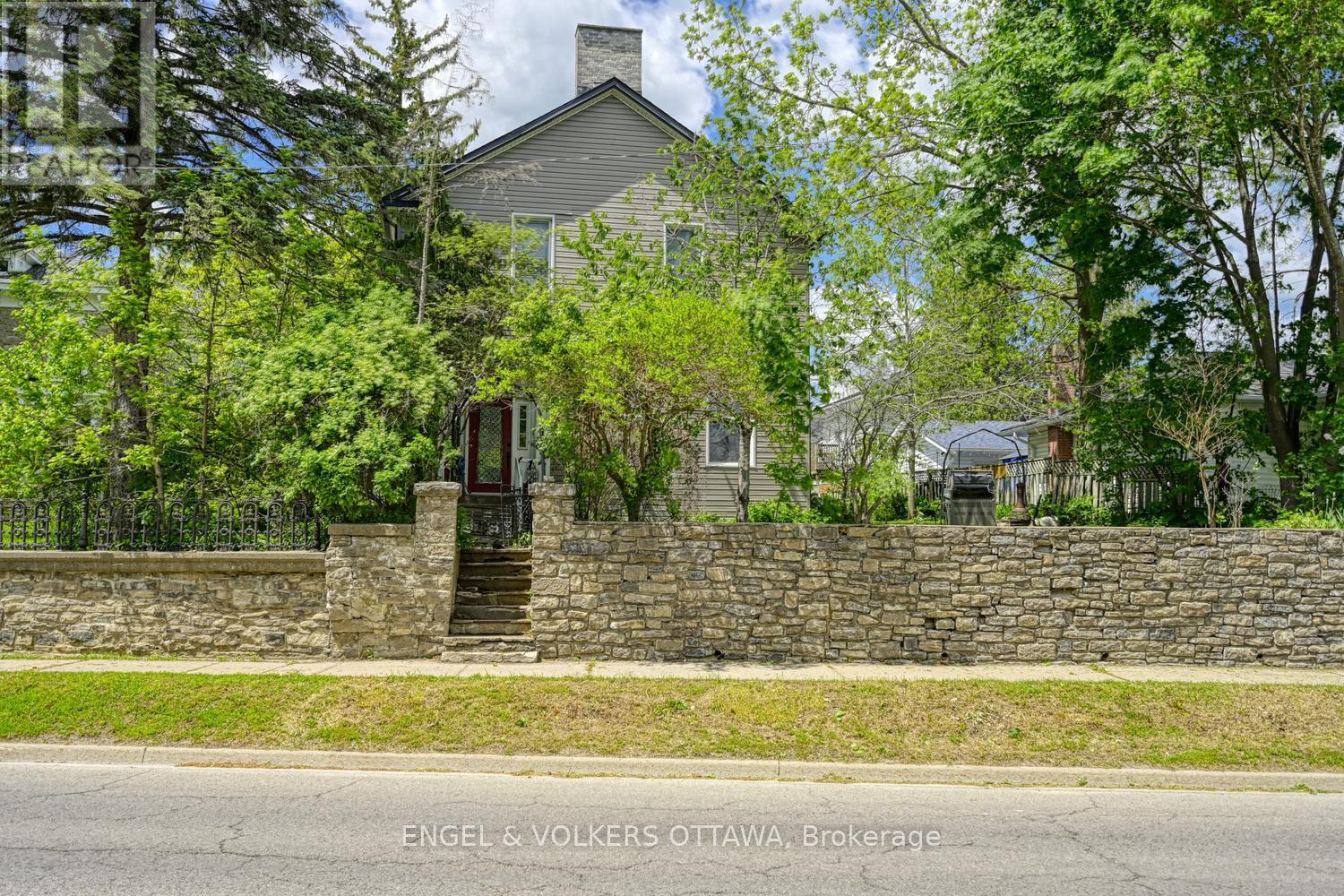 716 King Street W, Prescott, Ontario  K0E 1T0 - Photo 1 - X13222966